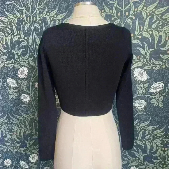 Black Long Sleeve House of Harlow 1960 Crop Top - Picture 2 of 9